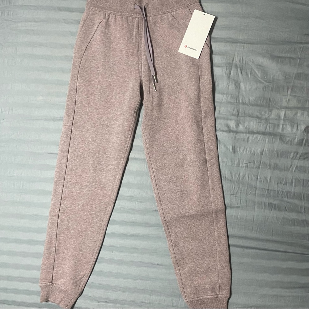 NWT Lululemon Scuba Joggers Size 4